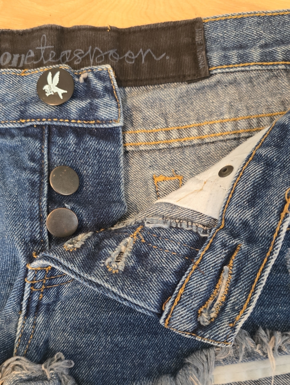 One Teaspoon Bandits Cutoff Shorts Size 26 - Picture 6 of 7